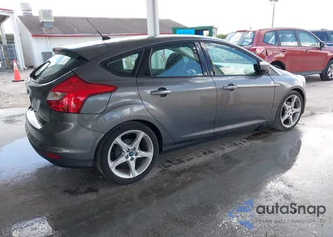 2012 Ford Focus Se z USA, uszkodzony, nr VIN 1FAHP3K24CL463878